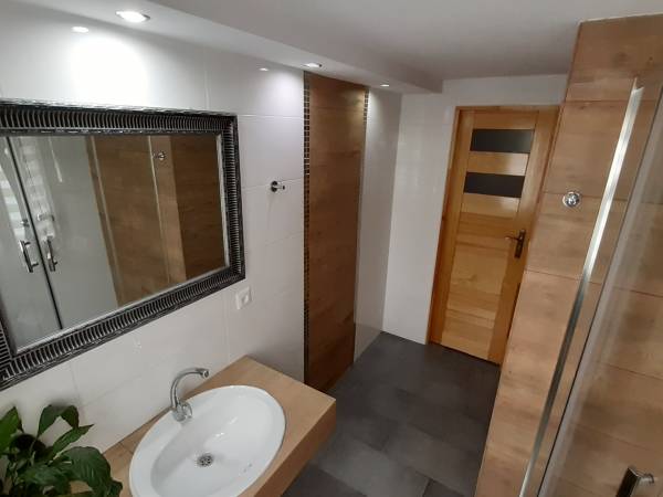 Kwatery Prywatne i Pokoje Do Wynajęcia u Lusii