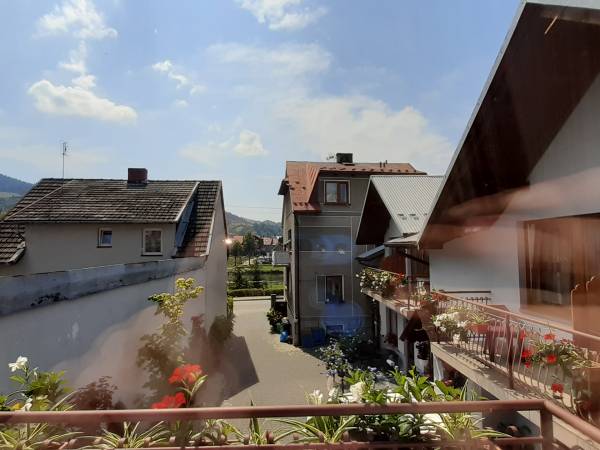 Kwatery Prywatne i Pokoje Do Wynajęcia u Lusii