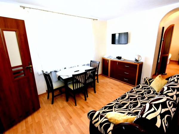 Holiday Łeba Pokoje i Apartamenty Gościnne