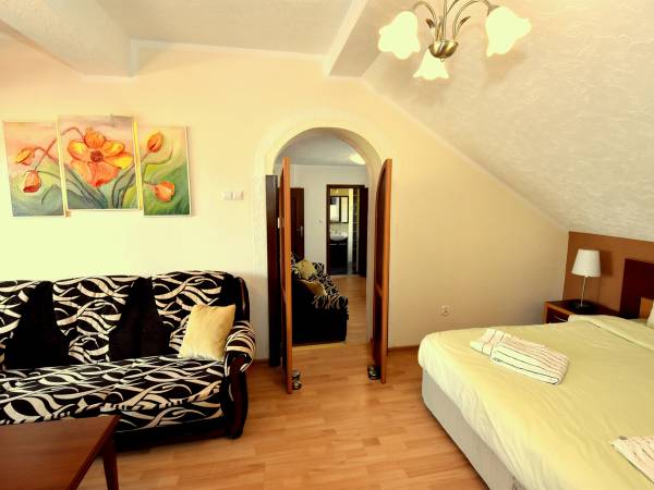 Holiday Łeba Pokoje i Apartamenty Gościnne