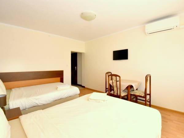 Holiday Łeba Pokoje i Apartamenty Gościnne