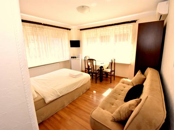 Holiday Łeba Pokoje i Apartamenty Gościnne