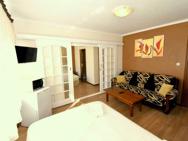 Holiday Łeba Pokoje i Apartamenty Gościnne