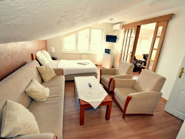 Holiday Łeba Pokoje i Apartamenty Gościnne