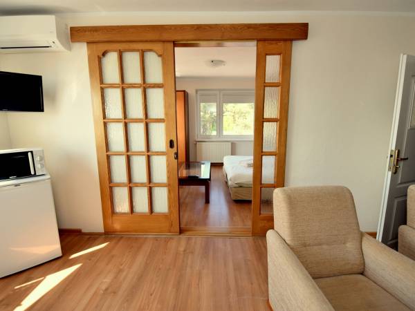 Holiday Łeba Pokoje i Apartamenty Gościnne