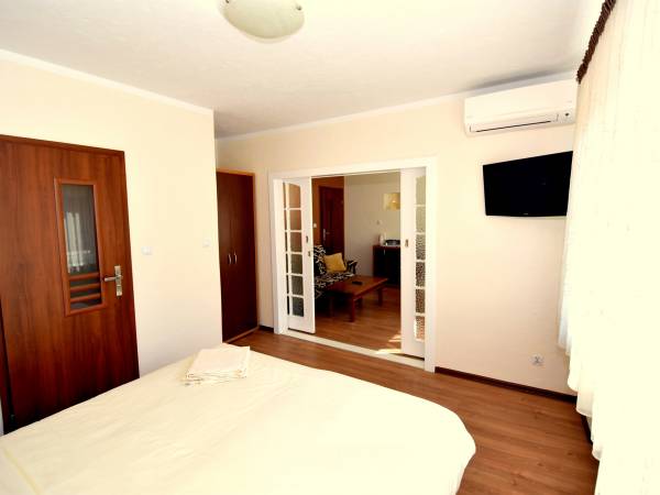 Holiday Łeba Pokoje i Apartamenty Gościnne