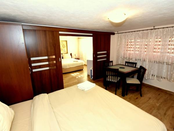 Holiday Łeba Pokoje i Apartamenty Gościnne