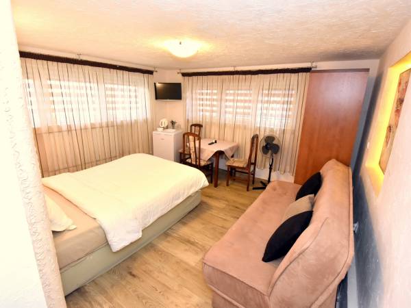 Holiday Łeba Pokoje i Apartamenty Gościnne