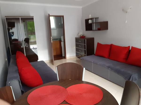 Domek nr 3 w dolnej części budynku.