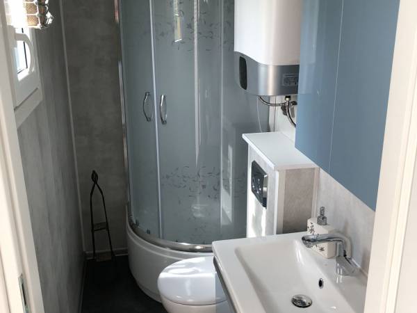 Domek z 3 pokojami - łazienka