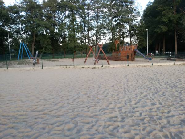 plaża , do której mamy 200 metrów