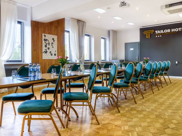 Tailor Hotel Sport & Conference