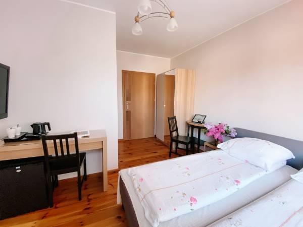 POKOJ DWUOSOBOWY NA PIETRZE ( nr 7)