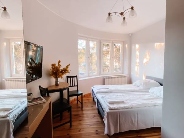 POKOJ DWUOSOBOWY NA PIETRZE ( nr 8)