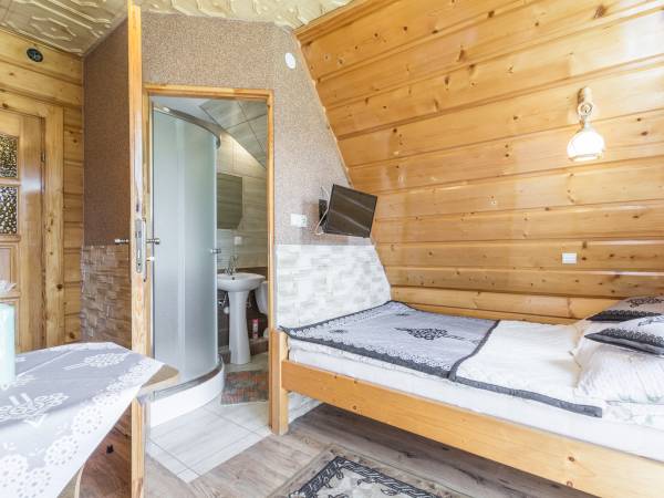 Pokój nr 6 z balkonem i widokiem na Tatry