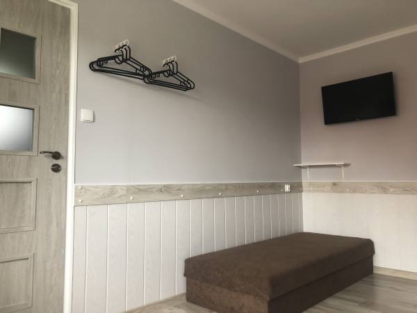 Kamienny Dworek Pokoje Gościnne i Pracownicze