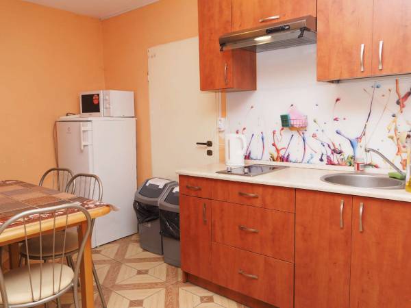 Aneks kuchenny na parterze dla pokoi 2 i 3 osobowych.