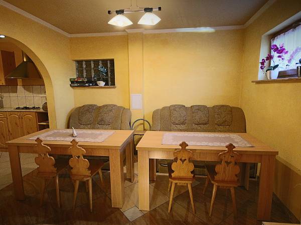 Jadalnia obok kuchni