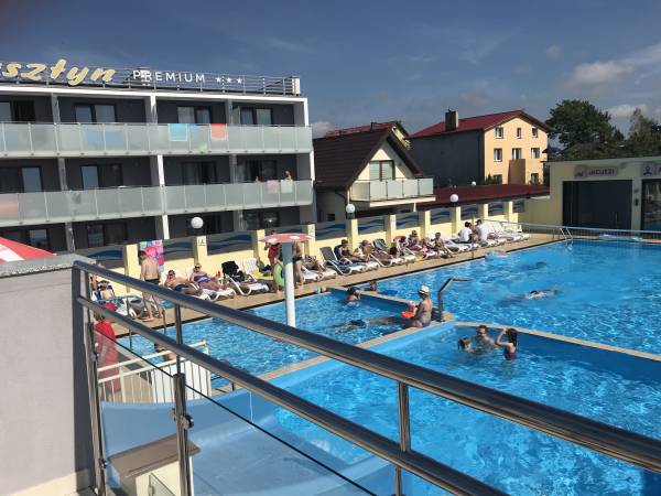 hotel premium i basen