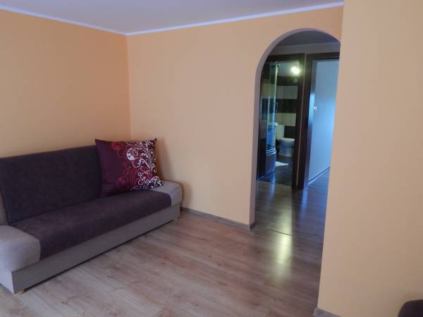 Pokój 3-osobowy z przedpokojem i łazienką