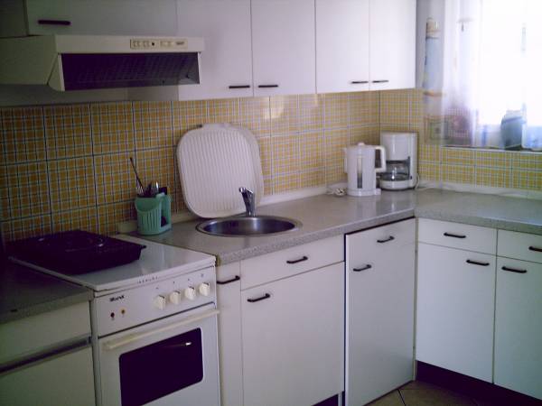 kuchnia - przy pokoju goscinnym na dole