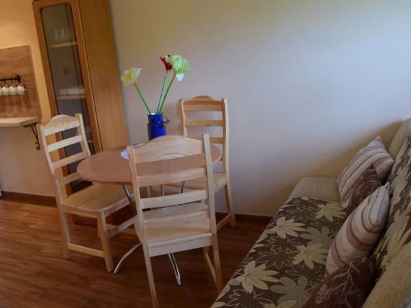 Jadalnia na parterze-
Apartament 4 w Domu Pod Jesionem