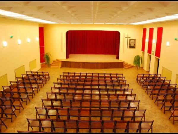 *AULA* Widowiskowo - Konferencyjna