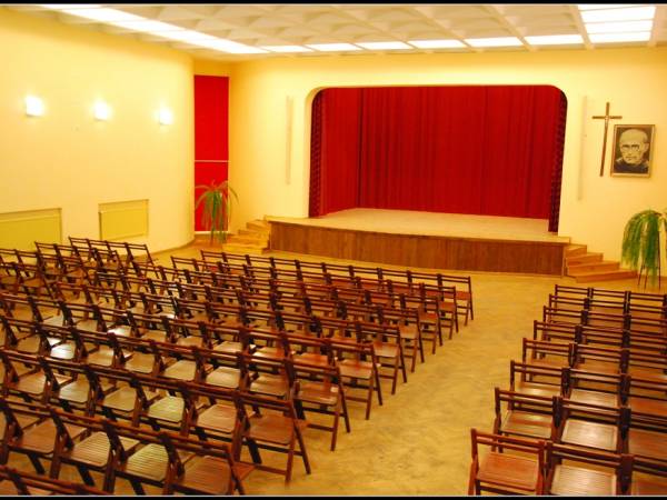 *AULA* Widowiskowo- Konferencyjna