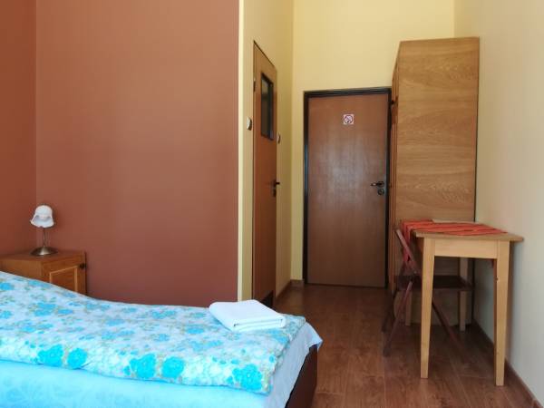 Pokój o niższym standardzie