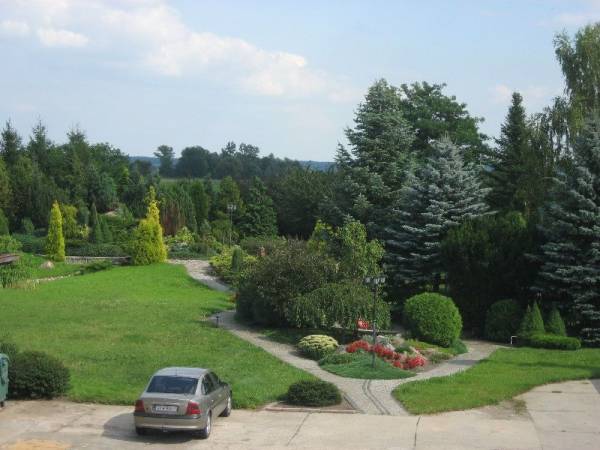 Zielony ogród-to idealne miejsce do wypoczynku i relaksu