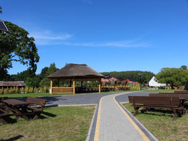 PLAC REKREACYJNY OBOK OBIEKTU