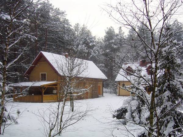 "Lesna Chata" zima
(w glebi chata gospodarzy)