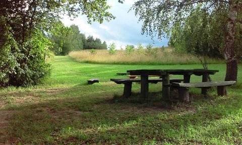 Na prywatnym brzegu jeziora