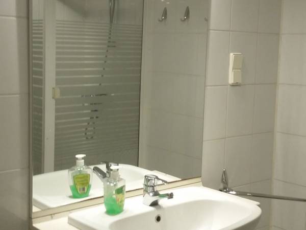  Łazienka każda 5 m2