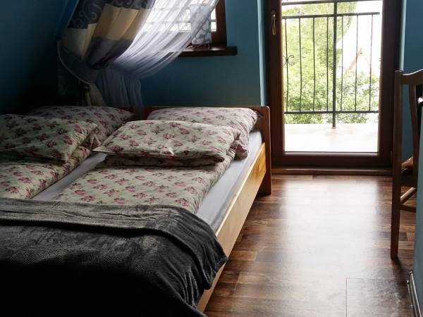 Pokój dwuosobowy z łazienką i balkonem