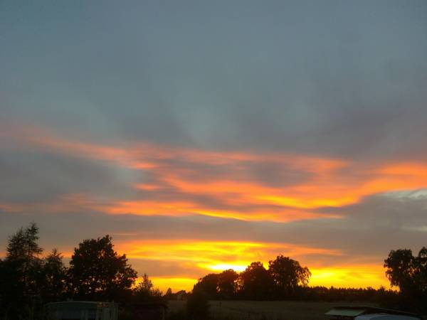 zachody słońca można podziwiać sprzed domku