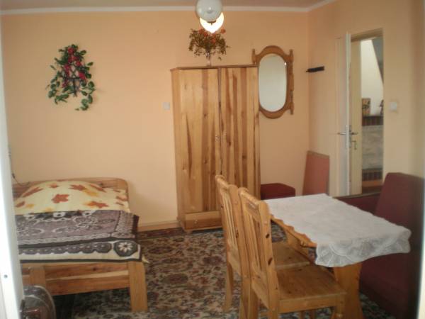 Pokój czteroosobowy z łazienką