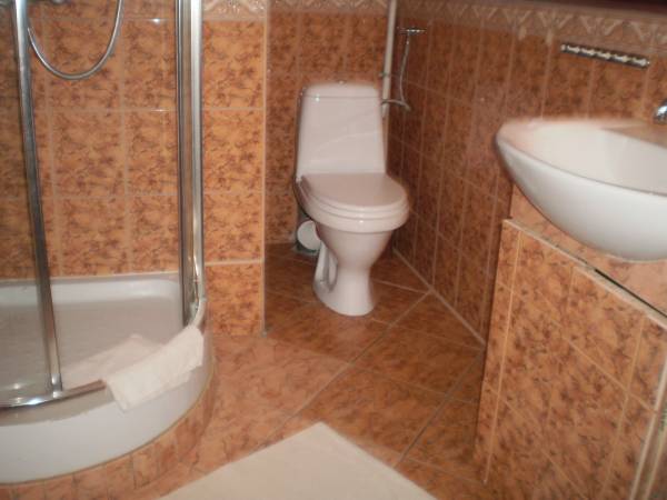 łazienka do pokoju nr 1 czteroosobowego