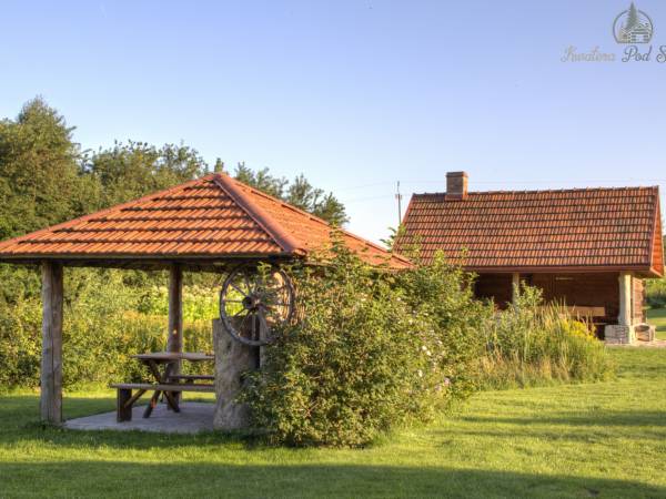 Klimatyczne altany z murowanym grillem, wędzarnią i miejscem na ognisko