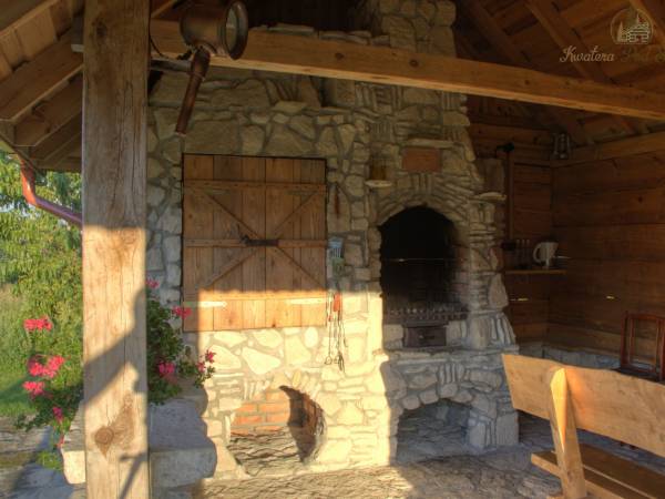 Altana z murowanym grillem, miejsce bardzo lubiane przez naszych gości - idealna do wieczornego grilowania