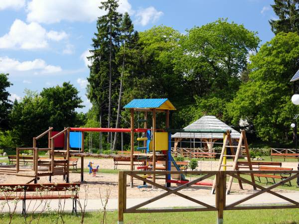 Plac zabaw - 200 m. od Domku