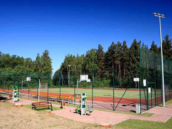 Boisko wielofunkcyjne - 200 m. od Domku