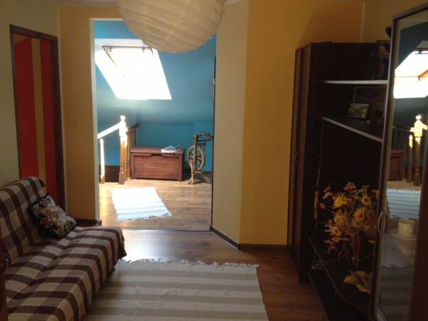 Salonik dla gości na piętrze.