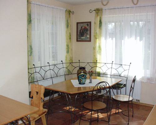 Willa i Domki Pod Dębami