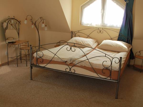 Willa i Domki Pod Dębami