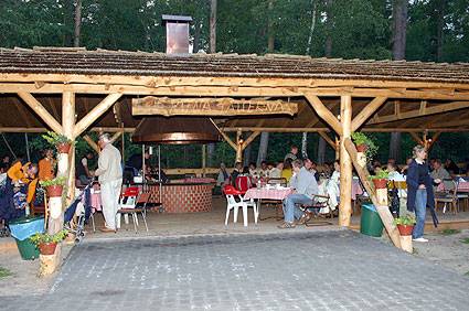 "Strzecha" - miejsce imprez i obiadokolacji w plenerze