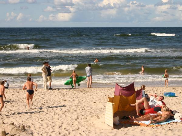 Plaża i morze ok. 3 minuty drogi spacerem od Ośrodka