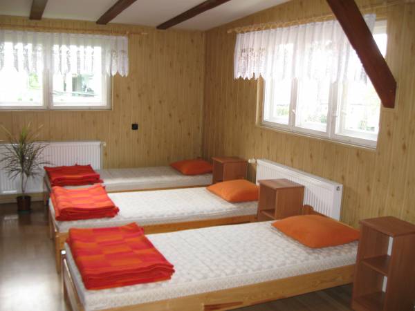 POKÓJ 6 osobowy
ul. Kolejowa 2