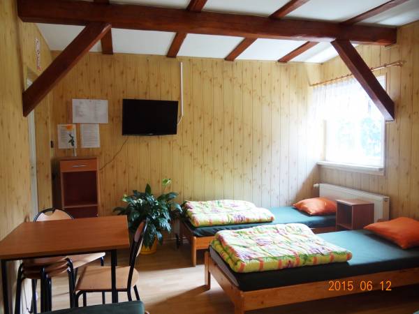 POKÓJ 8 osobowy
ul. Kolejowa 2