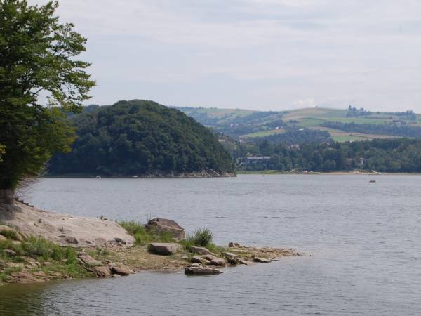 widok z pomostu na małpią wyspę